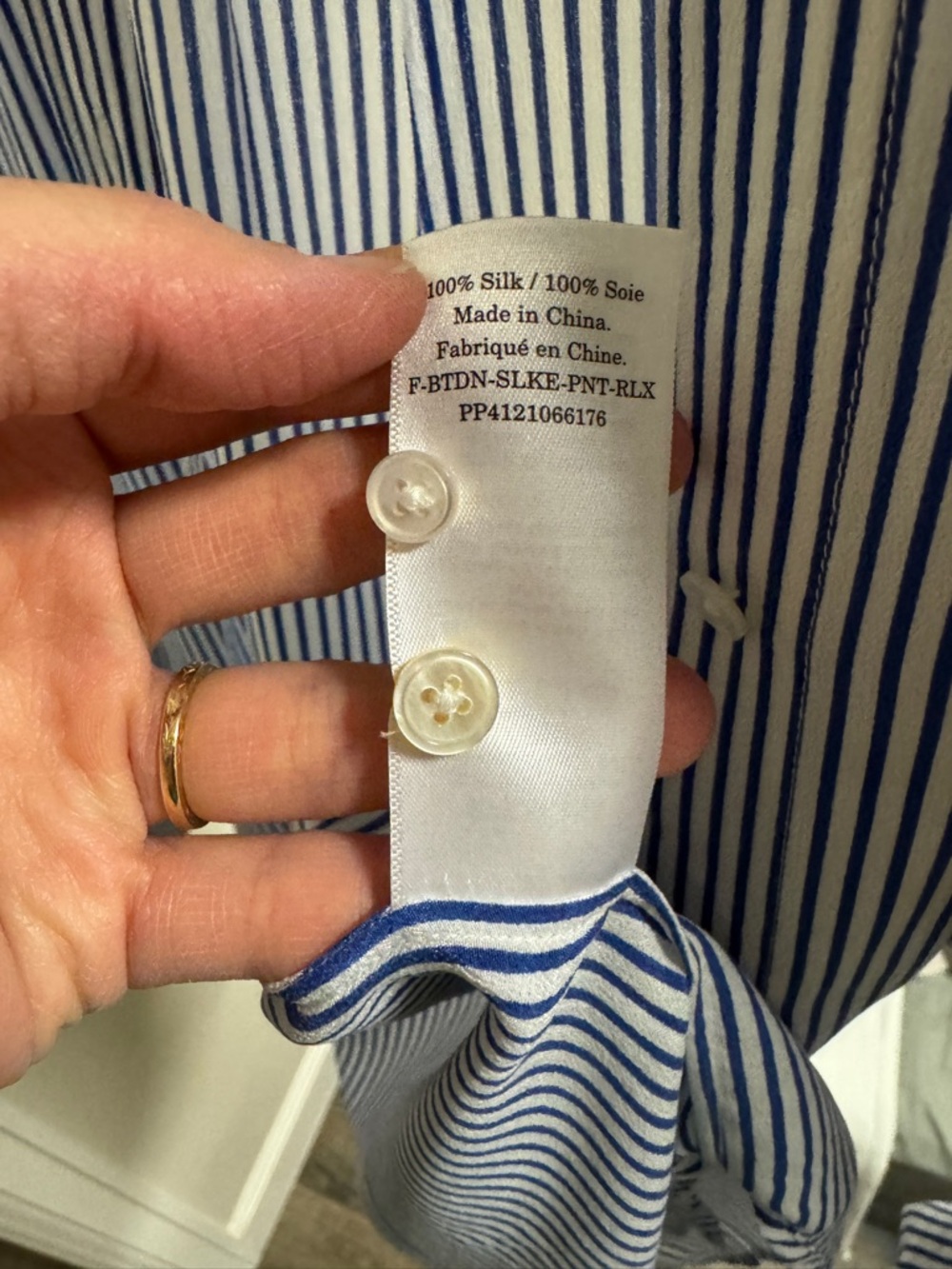 Everlane Women's Blue & White Stripe Button-Up Shirt - Picture 4 of 5